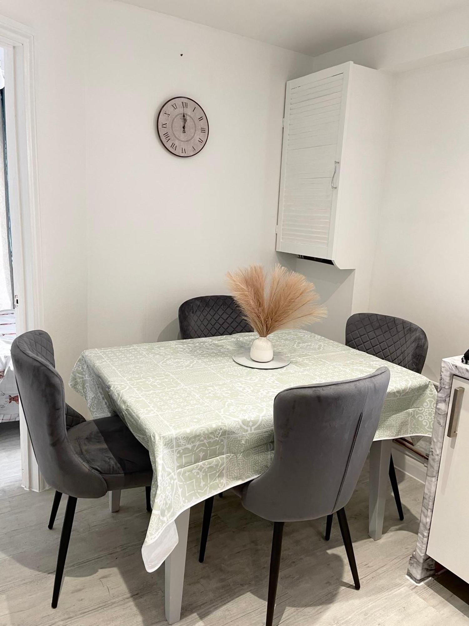 Stanton - Impeccable And Stylish 2 Bedroom Dagenham Exterior photo