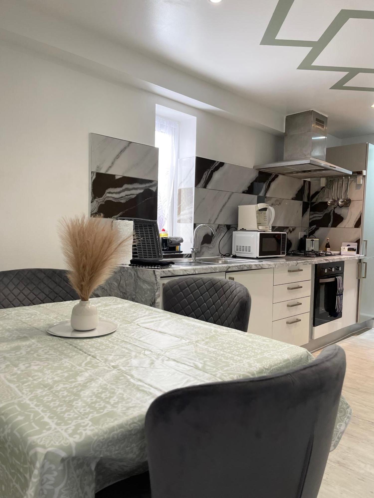Stanton - Impeccable And Stylish 2 Bedroom Dagenham Exterior photo